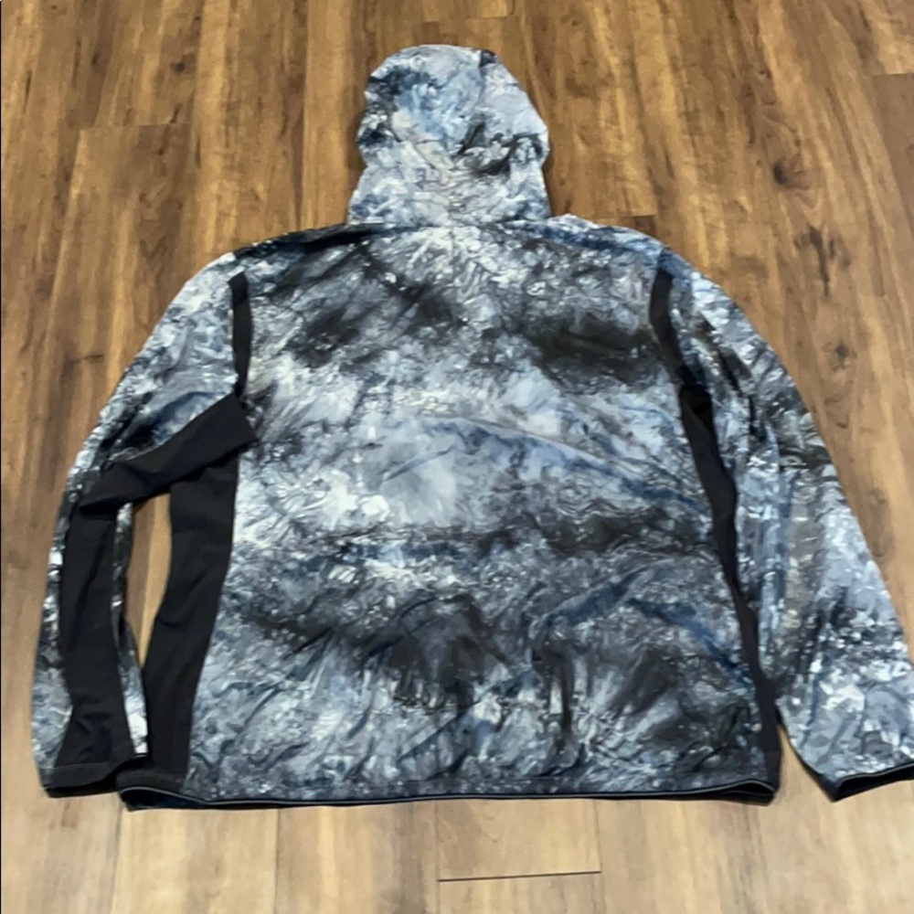 Lululemon Windbreaker - Picture 3 of 4